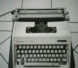 Dijual mesin ketik masih bagus - Jakarta Selatan - Kantor & Industri