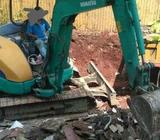 Dijual Excavator Komatsu model PC40-7 tahun 2008 - Jakarta Timur - Kantor & Industri