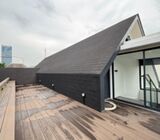 Rumah Mewah, Bangunan Baru Di Kawasan Premium, Bangunan 2 LantaI.